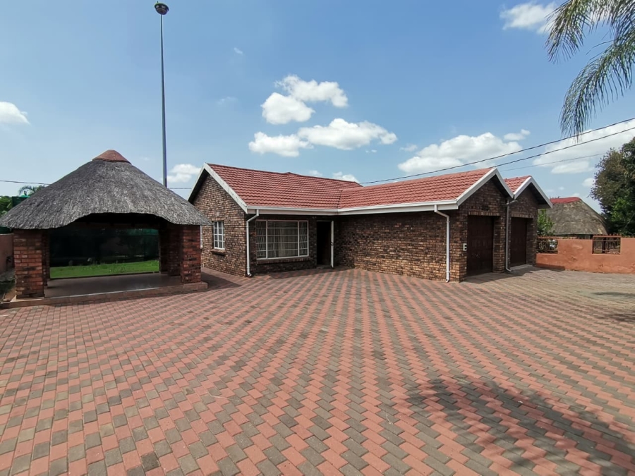 4 Bedroom Property for Sale in Lethlabile North West